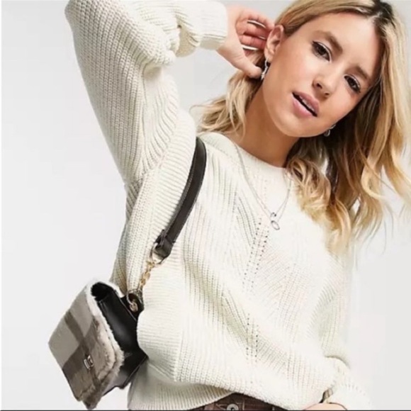 ASOS New Look Cream Longsleeve Crewneck Pullover Sweater w/ side panel details - Picture 2 of 8